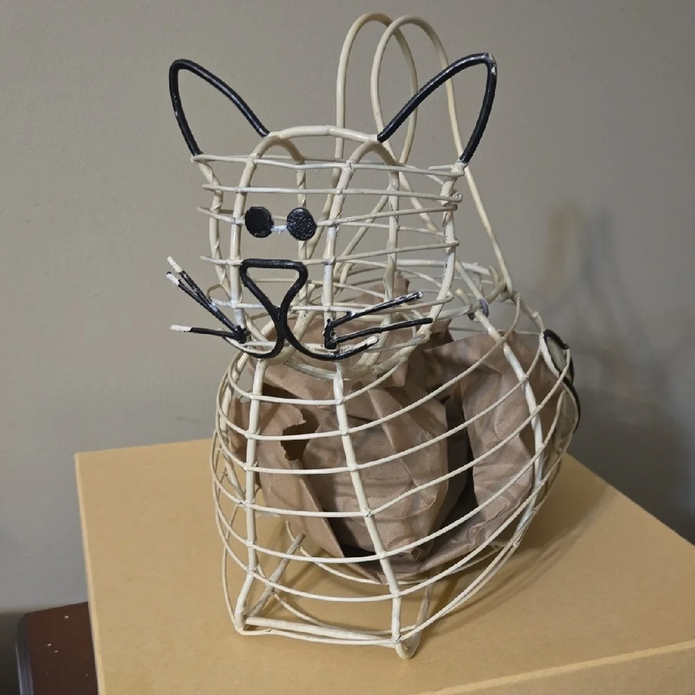 Cat-Shaped Wire Egg Basket - Cream and Black